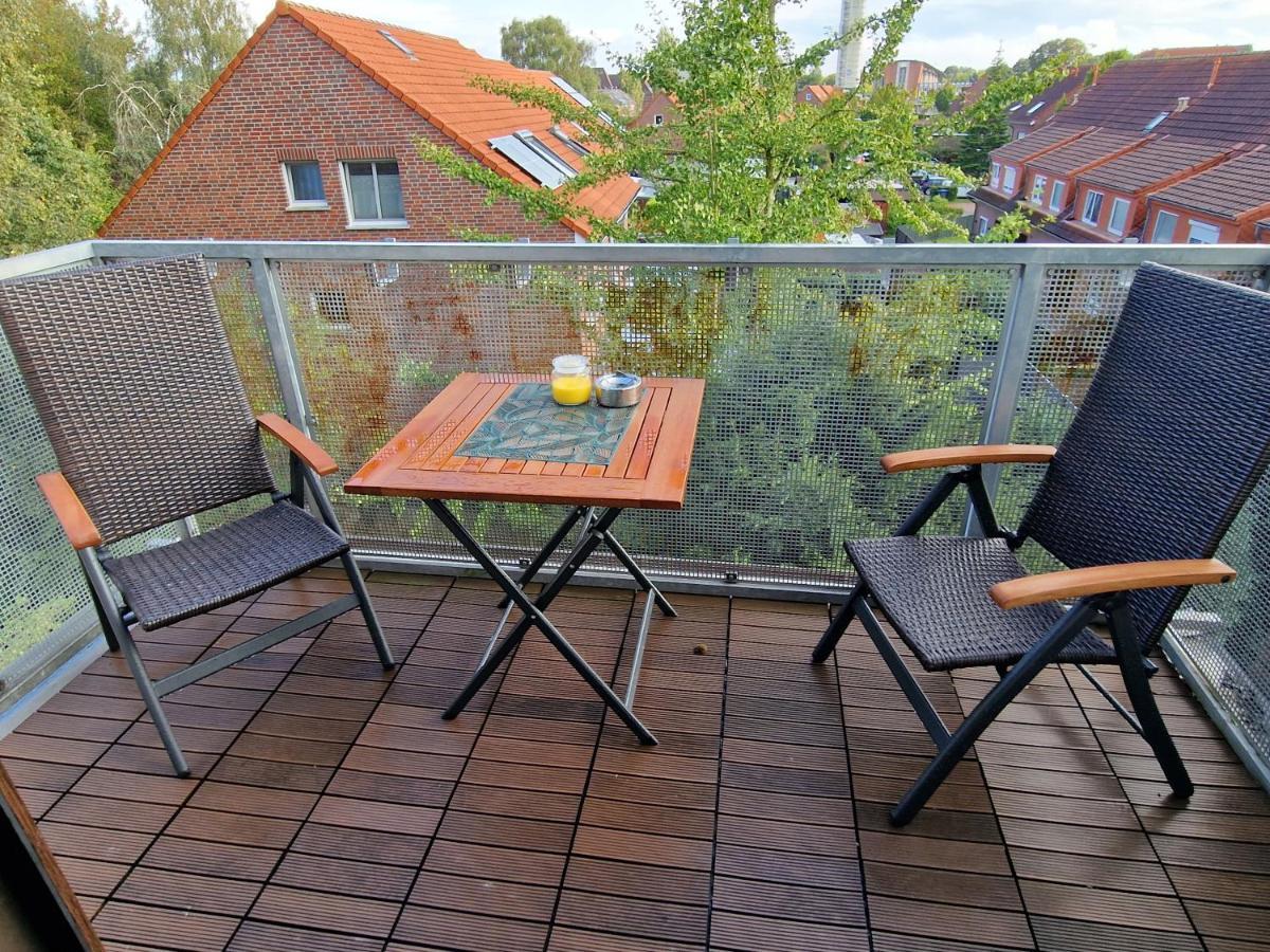 98Qm Wohnung Im Villenviertel - Voll Ausgestattet Mit Balkon Und Kamin - Wlan Gratis Wilhelmshaven Exterior foto